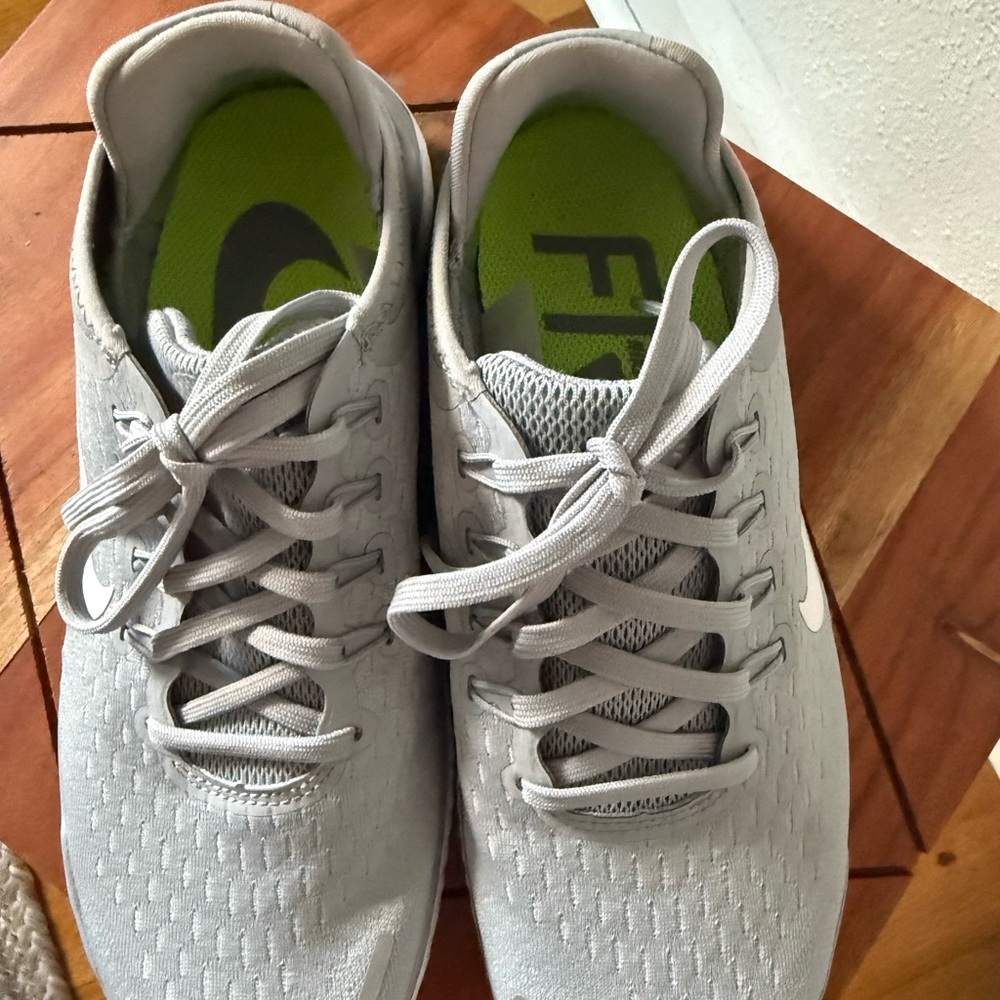 Nike Women’s Free RN 2018 Running Shoes (7.5) Grey/White - Picture 4 of 8